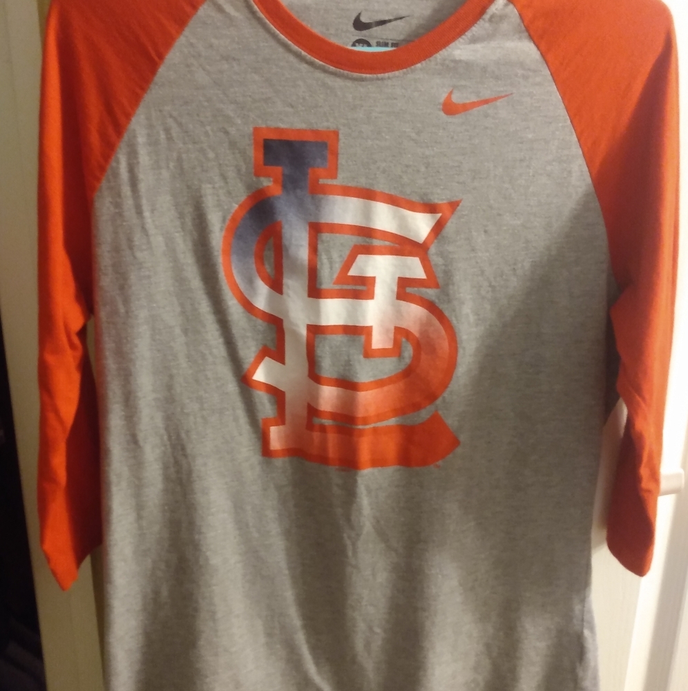 3/4 length sleeve t-shirt